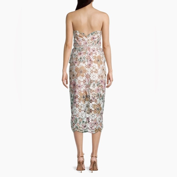 Elliatt Times Peplum Lace Midi-Dress S B1932 - Picture 3 of 6